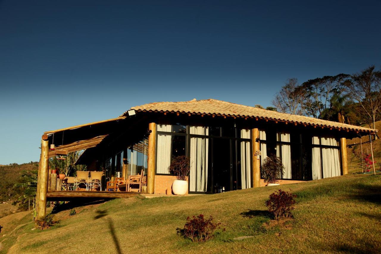 Solário Chalés Hotel Bueno Brandão Esterno foto